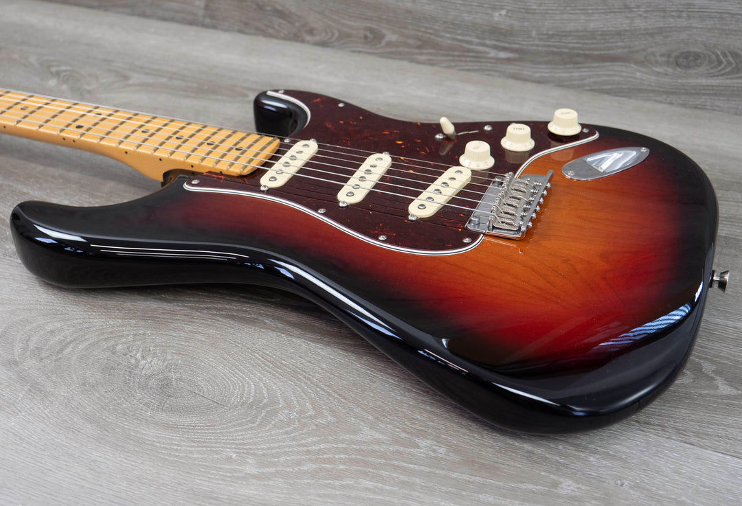Fender American Professional II Stratocaster, touche en érable, Sunburst 3 couleurs