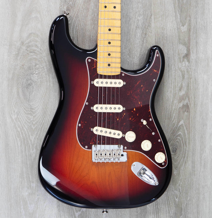 Fender American Professional II Stratocaster, touche en érable, Sunburst 3 couleurs