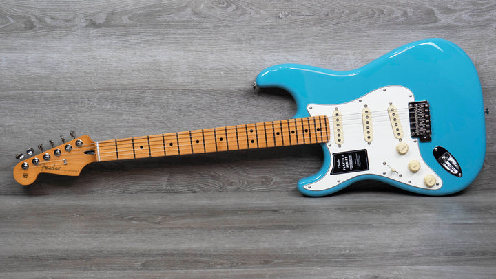 Fender Player II Stratocaster para zurdos, diapasón de arce, tono azul aqua