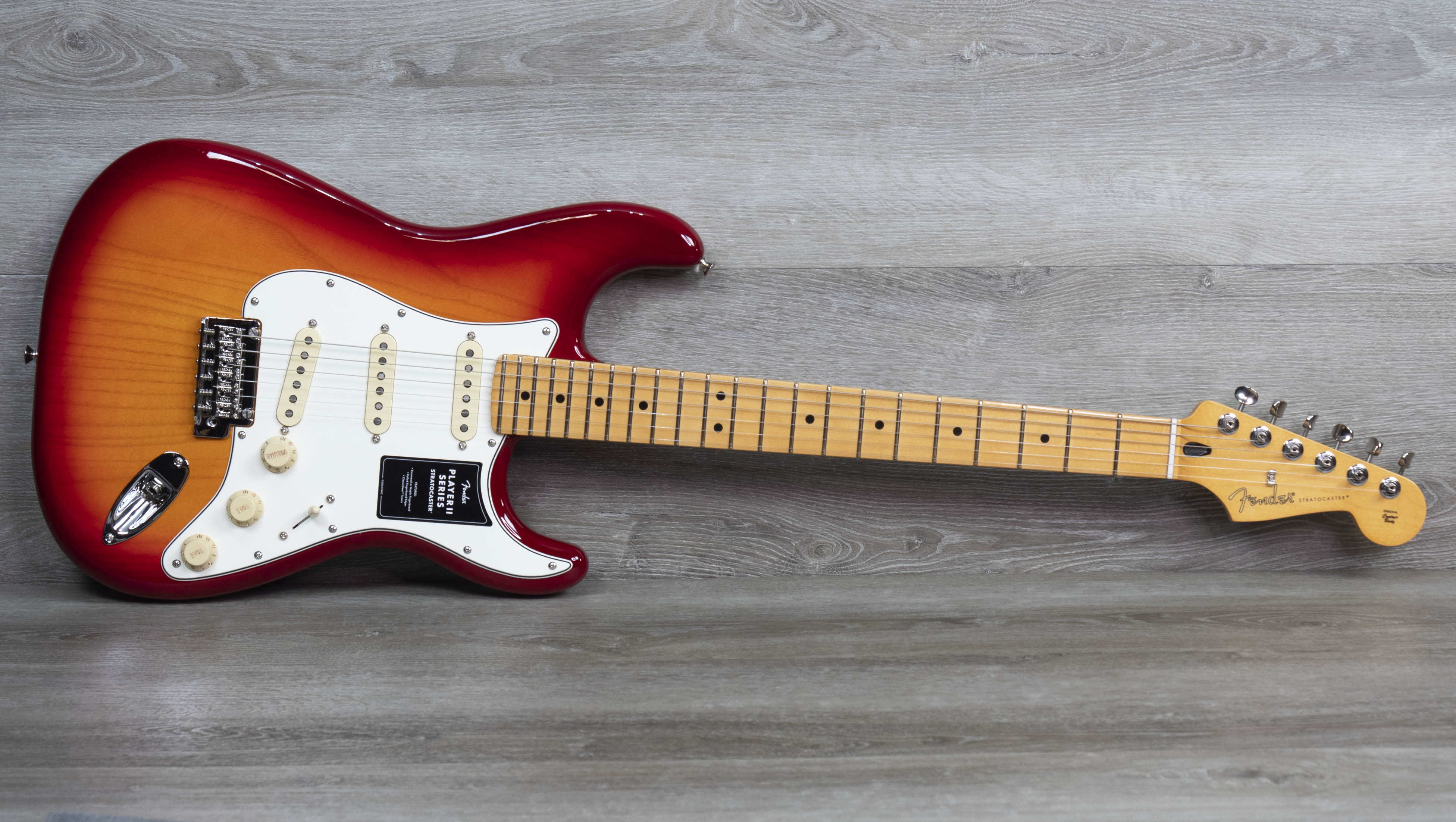 ギター FENDER Player II Aged Cherry Burst Fender Player II Stratocaster HSS Transparent Cherry Burst エレキ