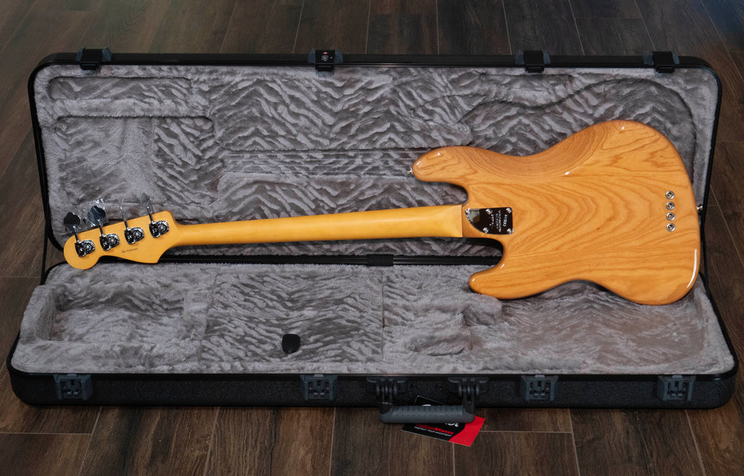 Fender American Professional Jazz Bass, Maple Fingerboard, Natural
