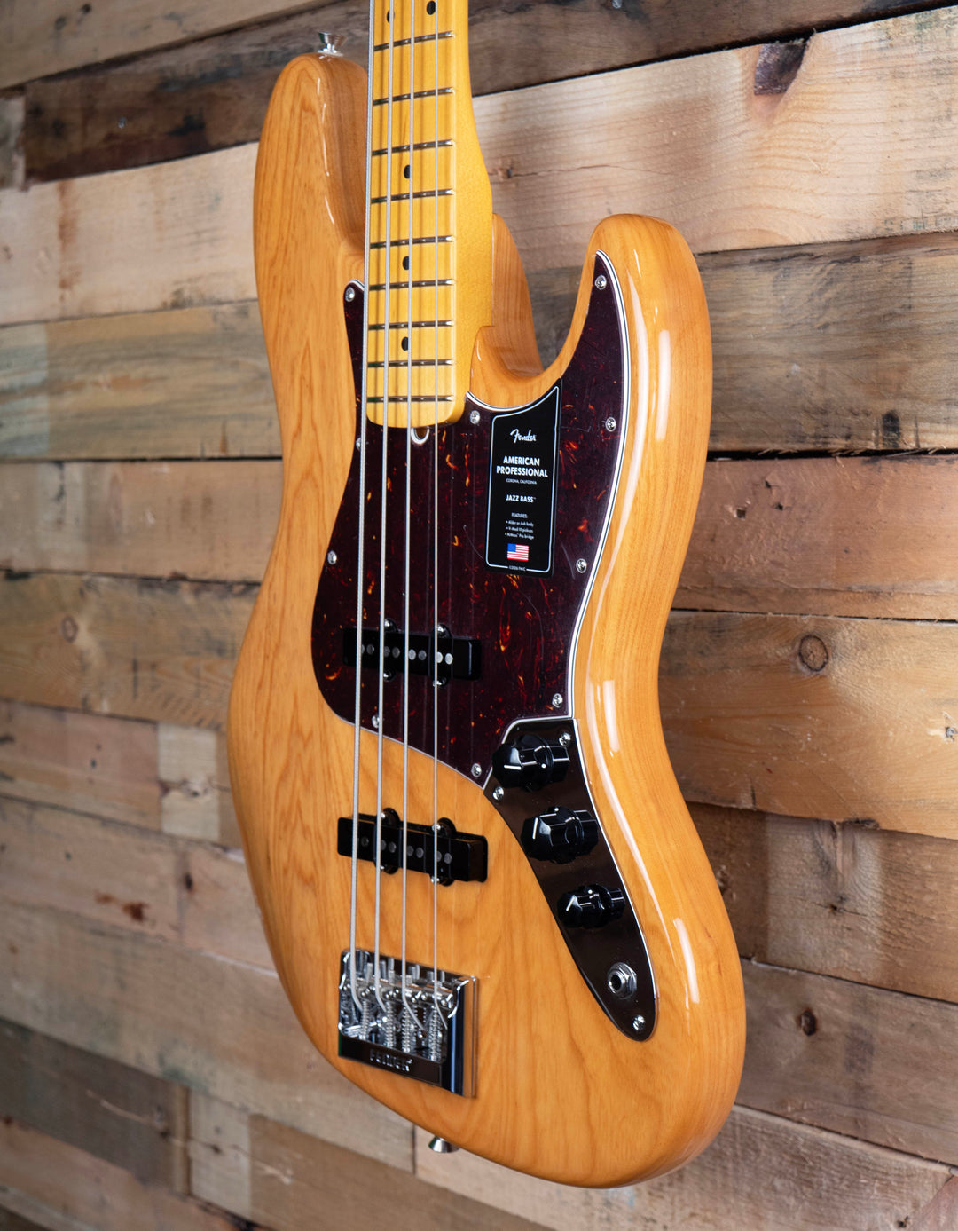 Fender American Professional Jazz Bass, Maple Fingerboard, Natural
