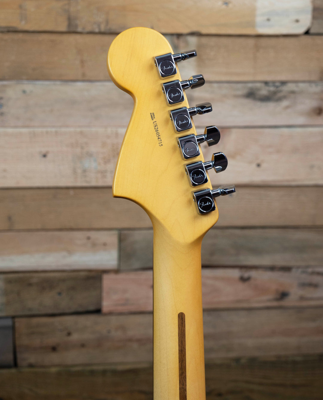 Fender American Professional Jaguar, Rosewood Fingerboard, 3-Colour Sunburst