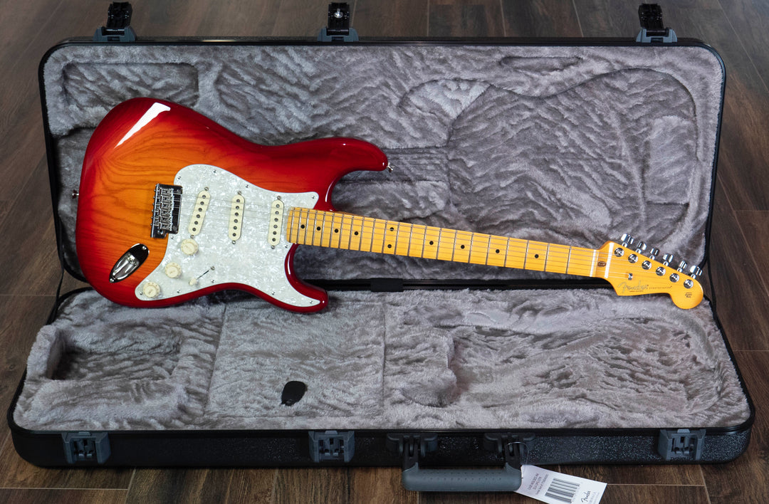 Fender American Professional Stratocaster, Maple Fingerboard, Aged Cherry Burst