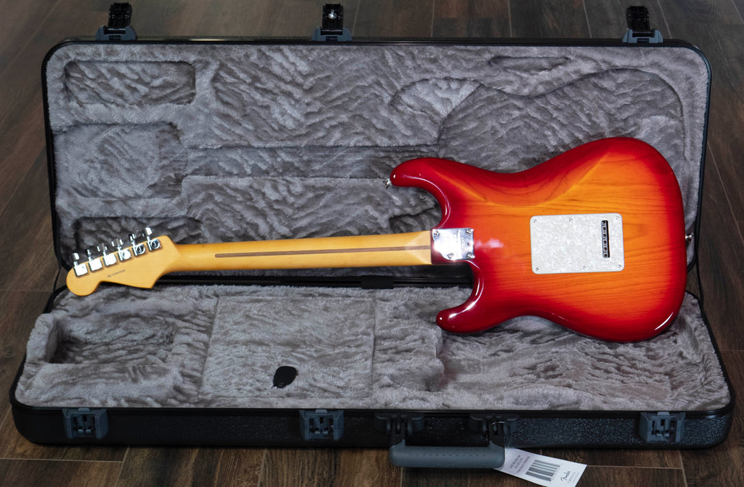 Fender American Professional Stratocaster, Maple Fingerboard, Aged Cherry Burst