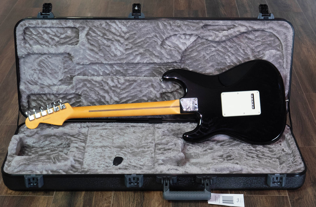 Fender American Professional Stratocaster, Maple Fingerboard, Black