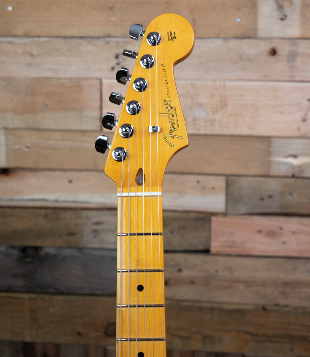 Fender American Professional Stratocaster, Maple Fingerboard, Black