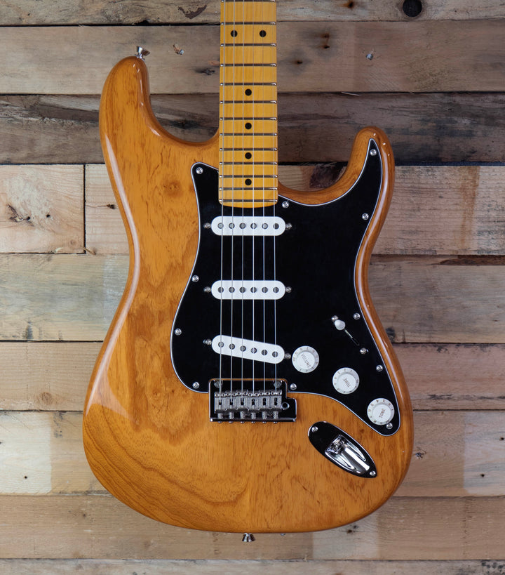 Fender American Professional Stratocaster, Maple Fingerboard, Natural