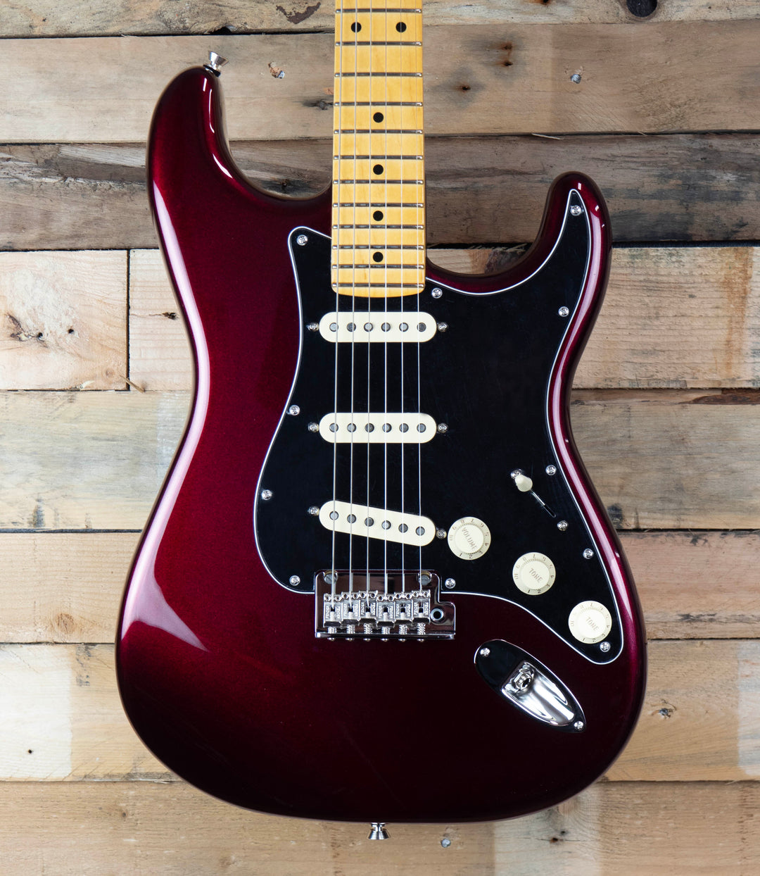 Fender American Professional Stratocaster, Maple Fingerboard, Oxblood