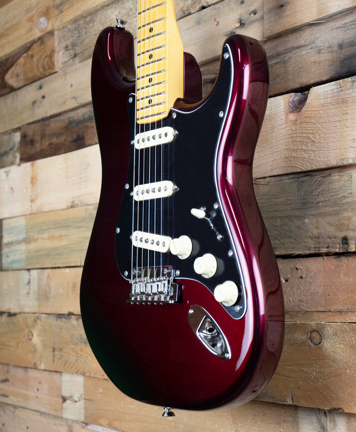 Fender American Professional Stratocaster, Maple Fingerboard, Oxblood