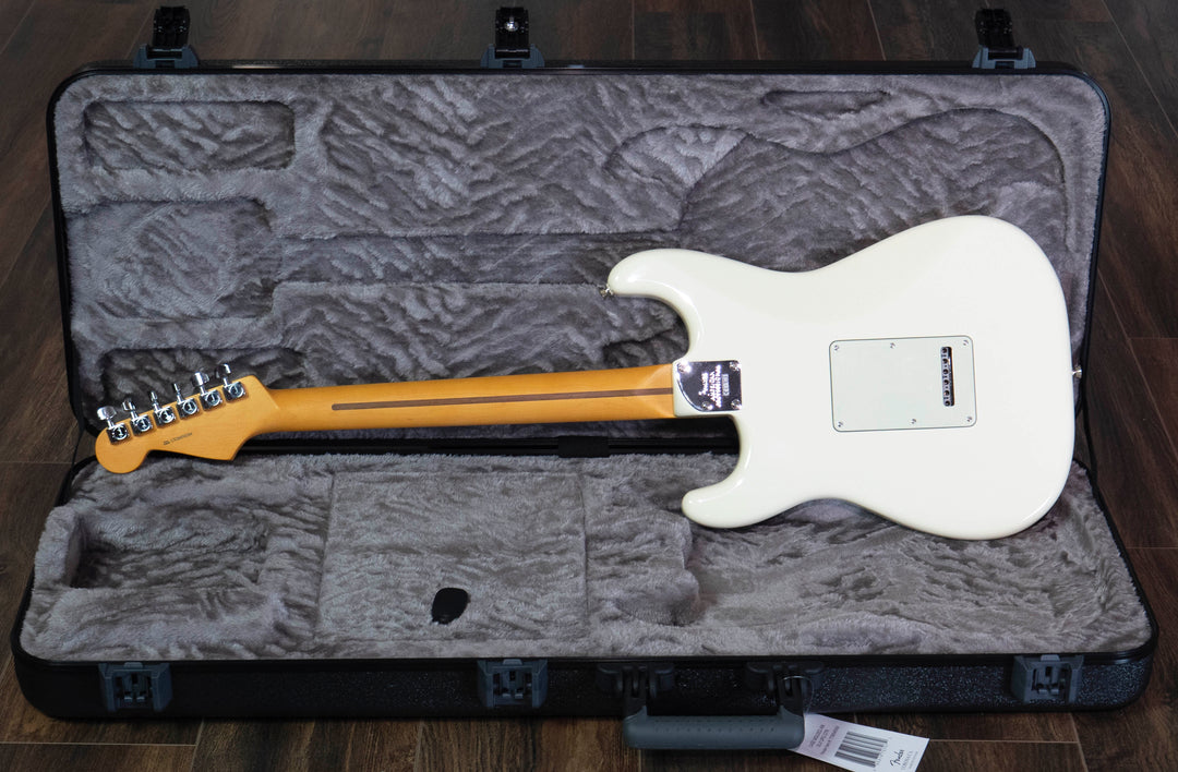 Fender American Professional Stratocaster, Rosewood Fingerboard, Olympic White