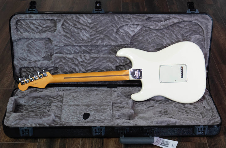 Fender American Professional Stratocaster, Rosewood Fingerboard, Olympic White