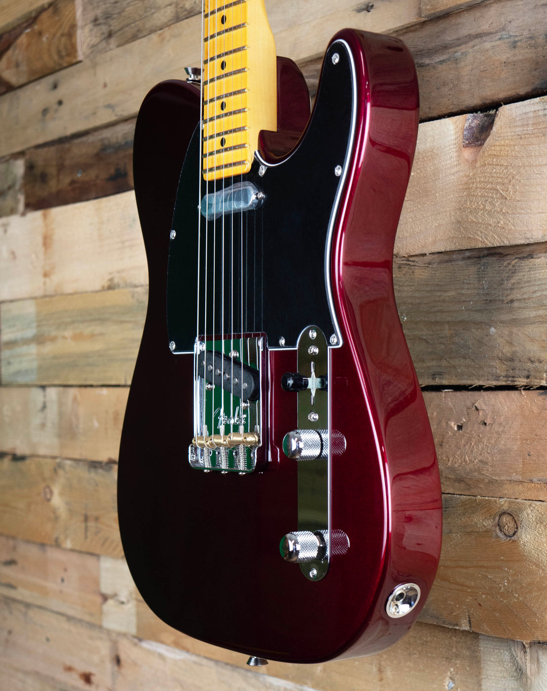 Fender American Professional Telecaster, Maple Fingerboard, Oxblood