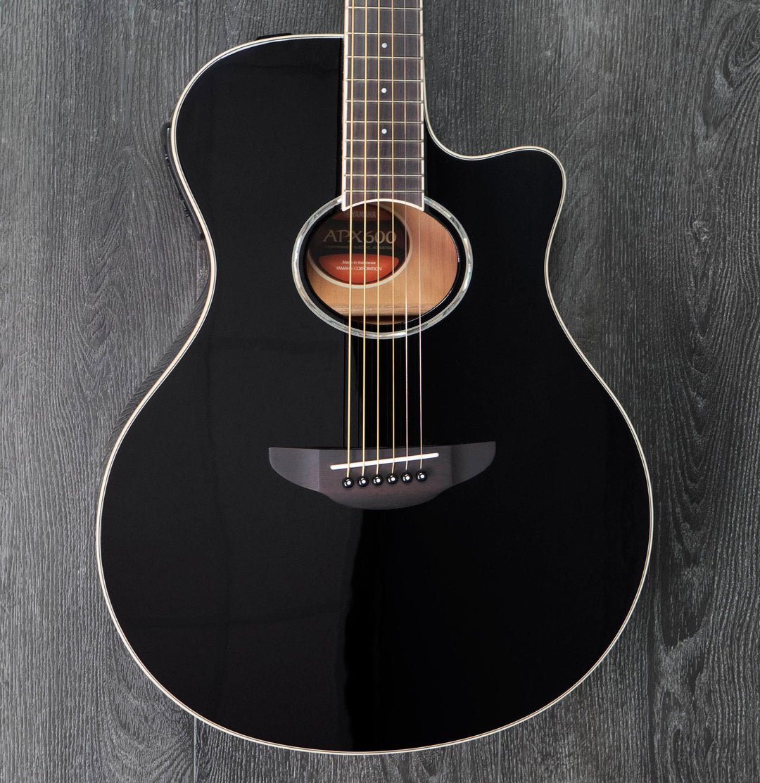 Yamaha APX600 Electro-Acoustic Guitar, Black