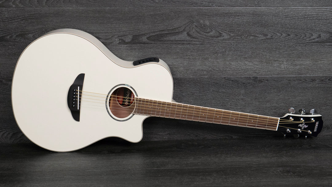Yamaha APX600 Electro-Acoustic Guitar, Vintage White