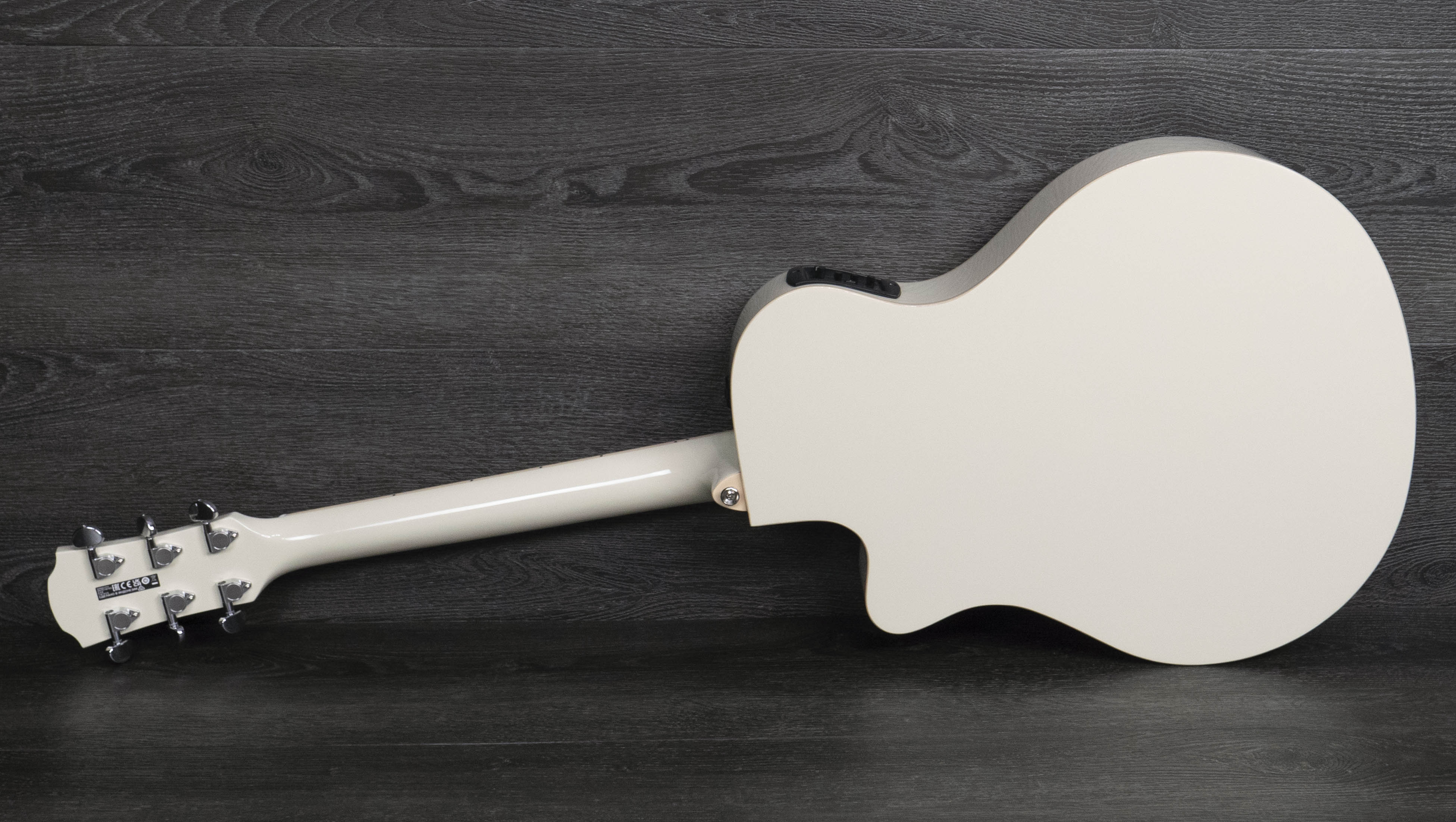 Yamaha APX600 Electro-Acoustic Guitar, Vintage White – A Strings