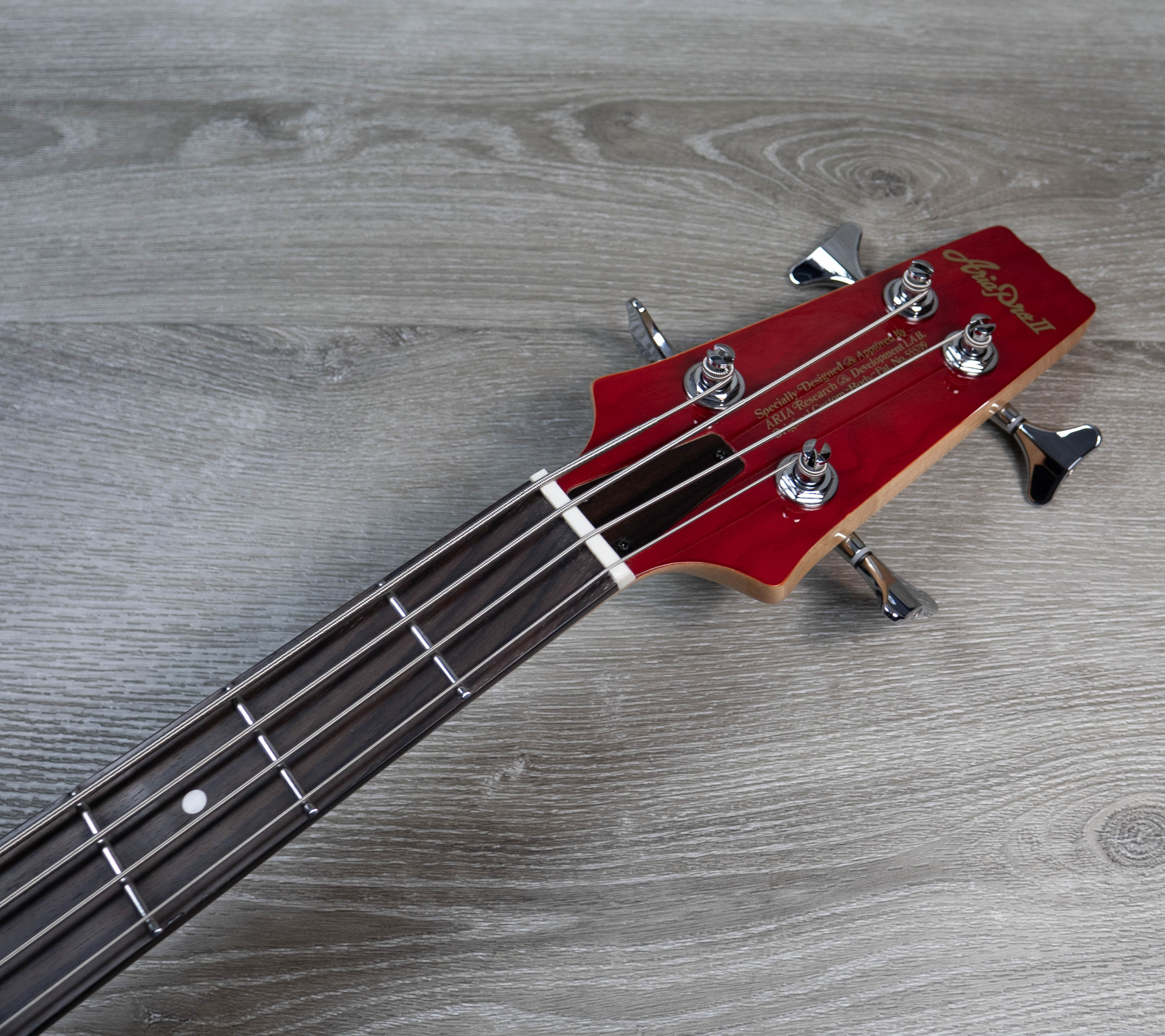 Aria Pro II SB-700, Paduak Red – A Strings
