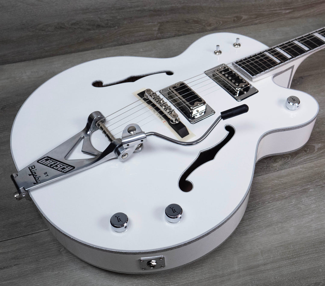 Gretsch G7593-BD Billy Duffy Signature Falcon with Bigsby, Ebony Fingerboard, White