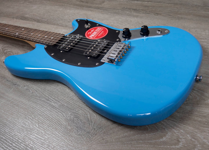 Squier Sonic Mustang HH, touche en laurier, pickguard noir, California Blue