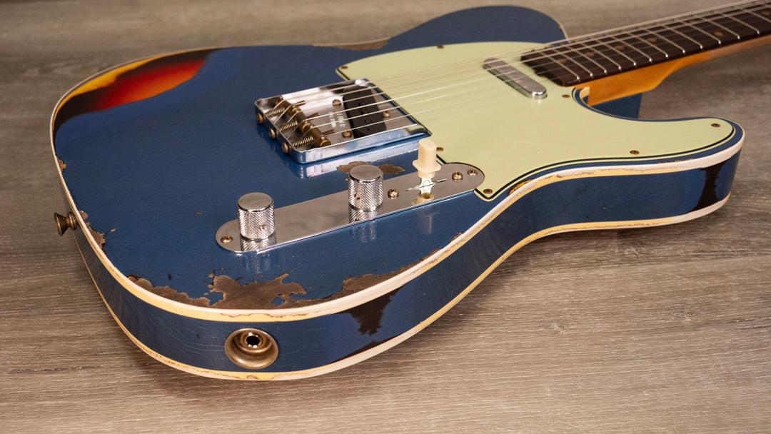 Fender Custom Shop 1960 Telecaster Custom Heavy Relic, azul Lake Placid envejecido sobre chocolate Sunburst de 3 colores 