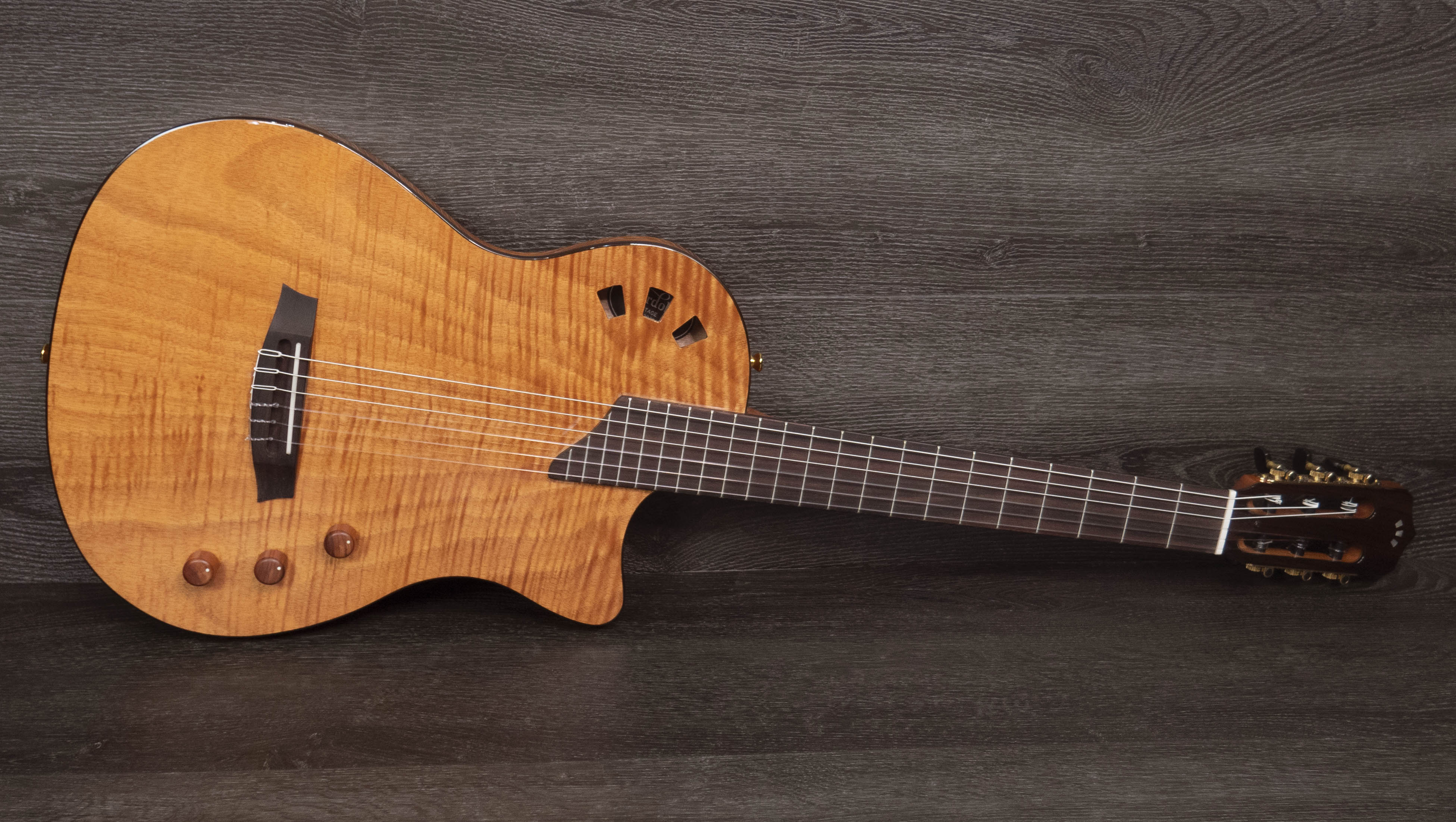 美品 Cordoba Stage Guitar Amber メンテ済 ケース有 Cordoba