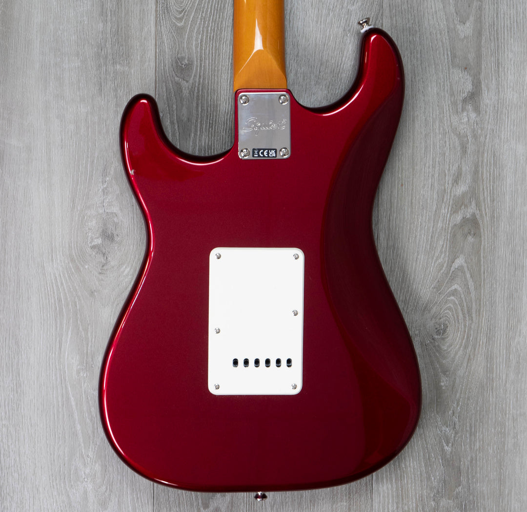 Squier Classic Vibe 60s Stratocaster, diapasón de laurel, color rojo manzana acaramelada