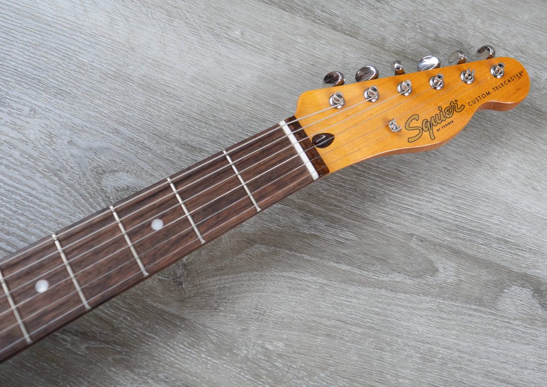 Squier FSR Classic Vibe '60s Custom Esquire, diapasón de laurel, color negro 