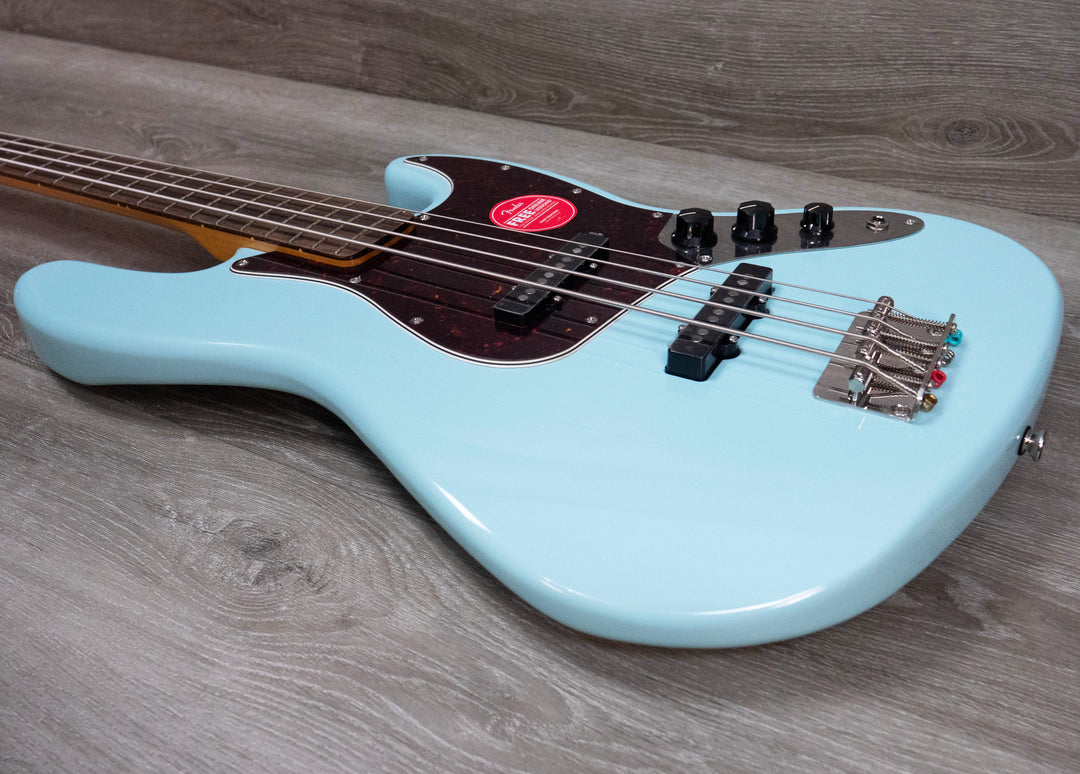 Bajo Squier Classic Vibe 60s Jazz Bass, diapasón de laurel, azul Daphne