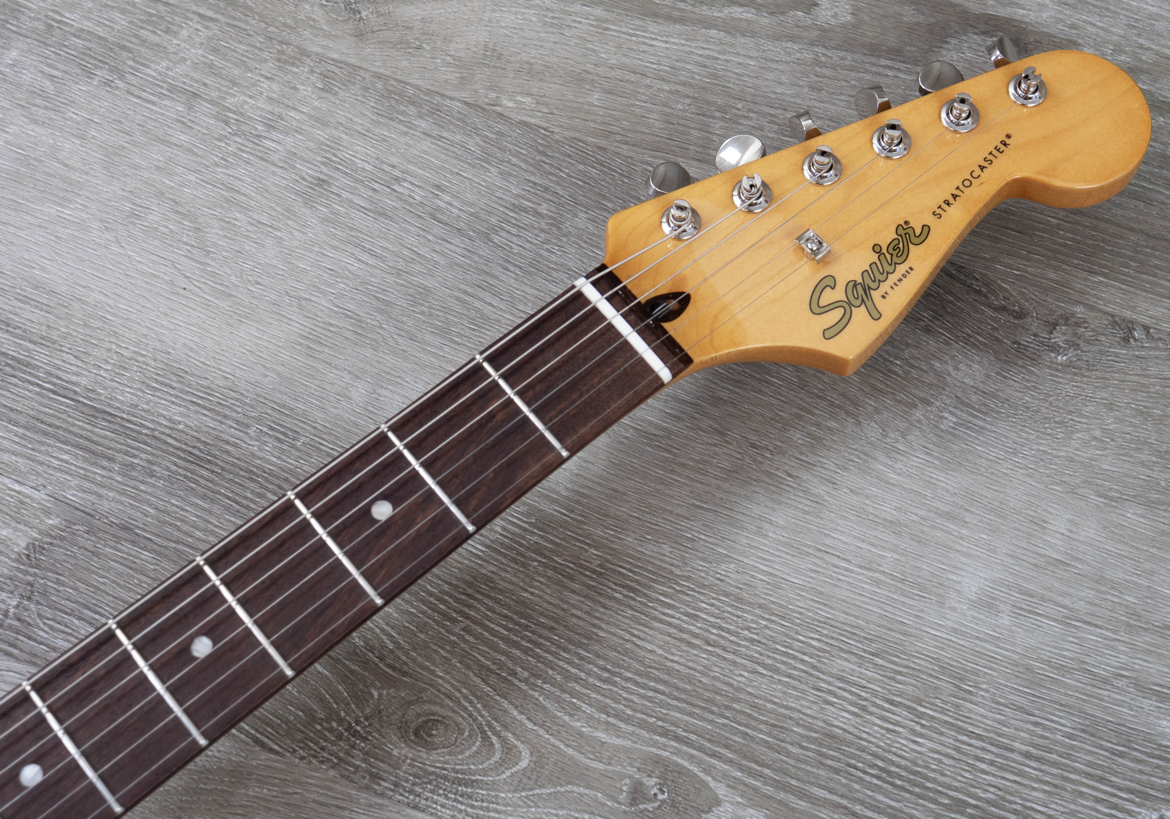 Squier FSR Classic Vibe 60s Stratocaster, Laurel Fingerboard