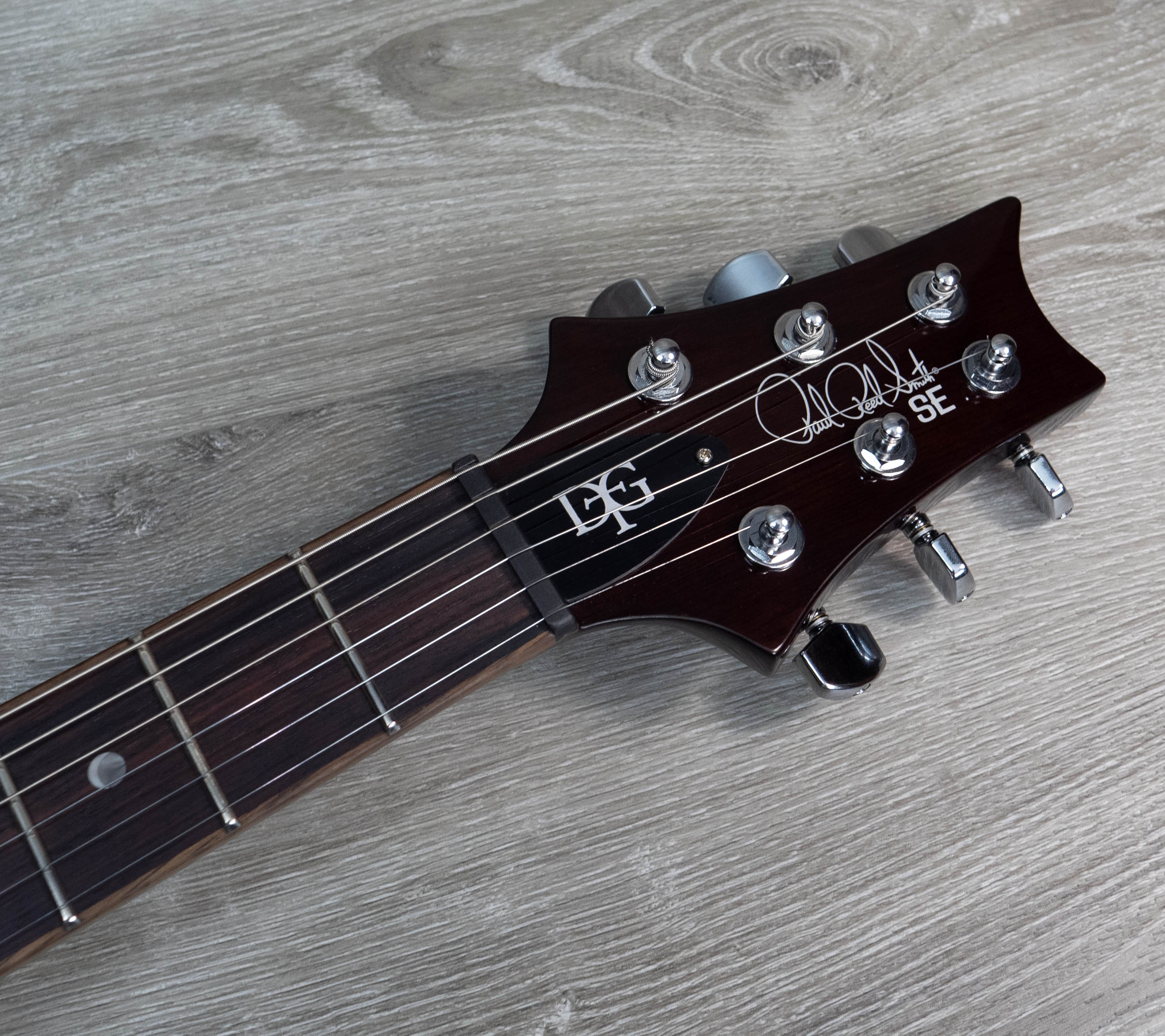 PRS SE DGT, Gold Top – A Strings