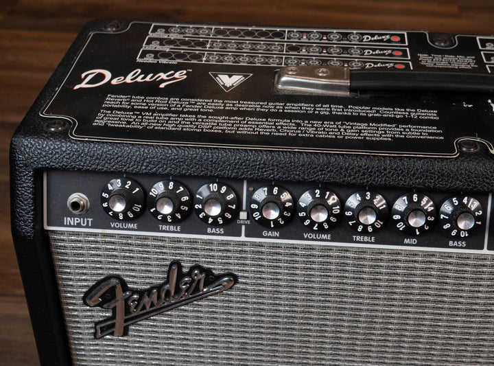 Combo de amplificador de guitarra Fender Deluxe VM de 40 W usado