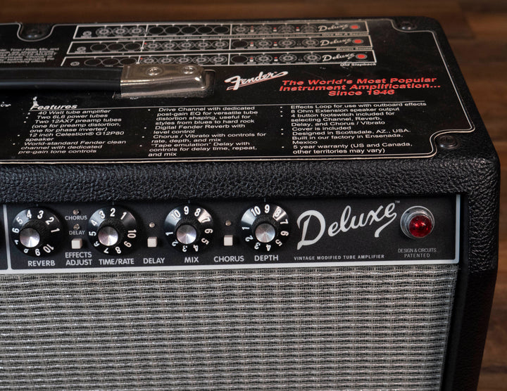 Combo de amplificador de guitarra Fender Deluxe VM de 40 W usado