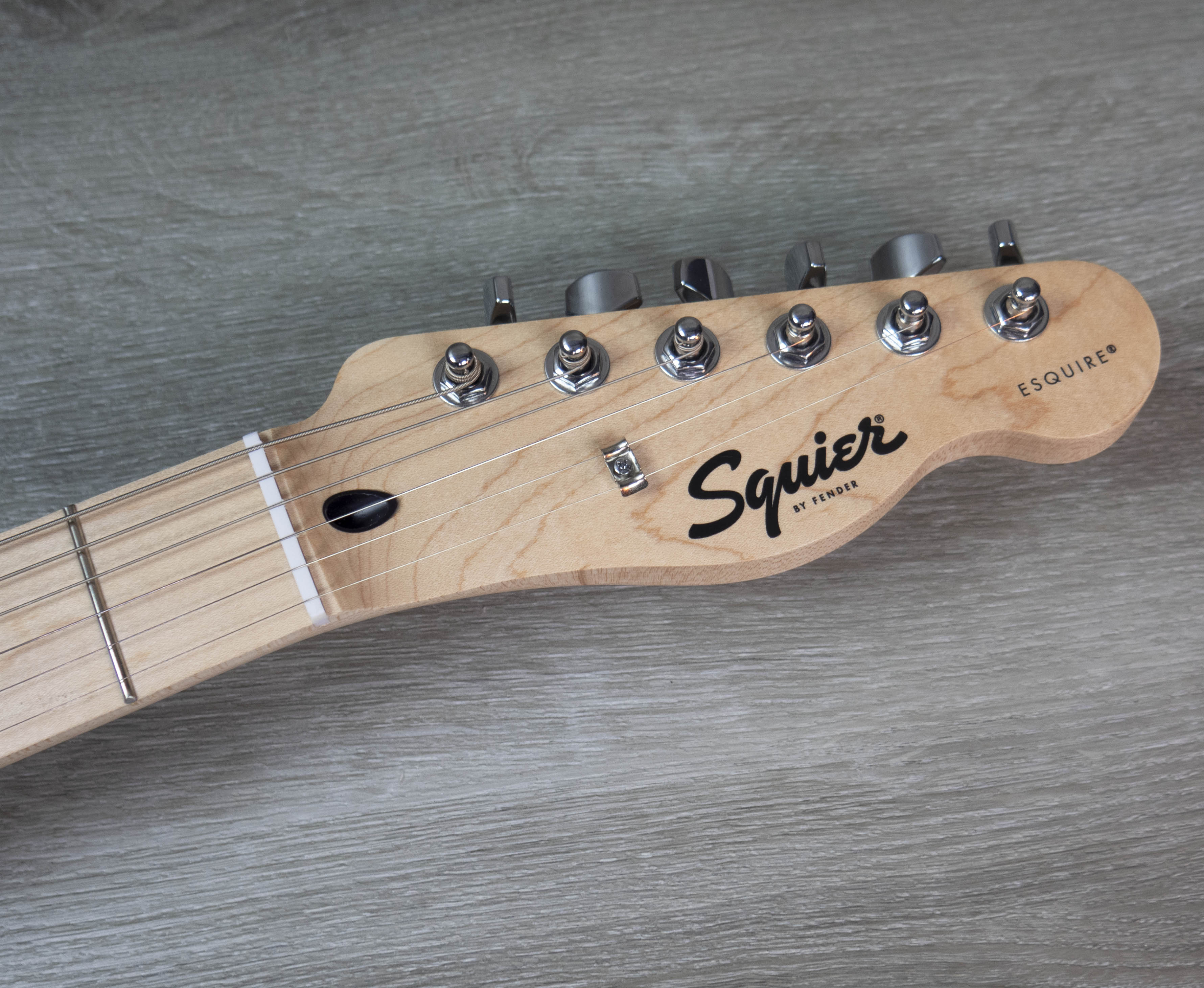 Squier Sonic Esquire H, Maple Fingerboard, Black Pickguard, Arctic