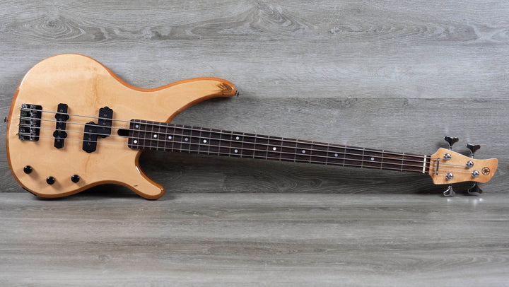 Bajo eléctrico Yamaha TRBX174EW, madera exótica