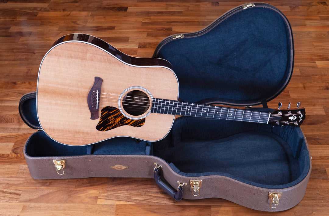 Taylor Gold Label 710e Dreadnought Acoustic-Electric Guitar
