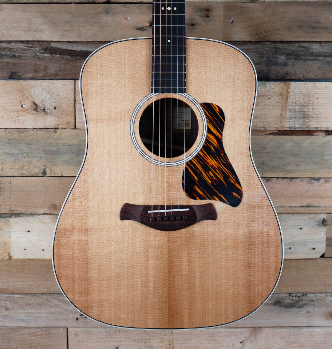 Taylor Gold Label 710e Dreadnought Acoustic-Electric Guitar