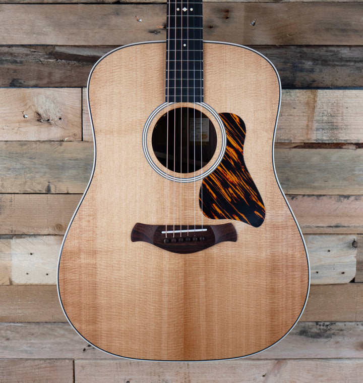 Taylor Gold Label 710e Dreadnought Acoustic-Electric Guitar