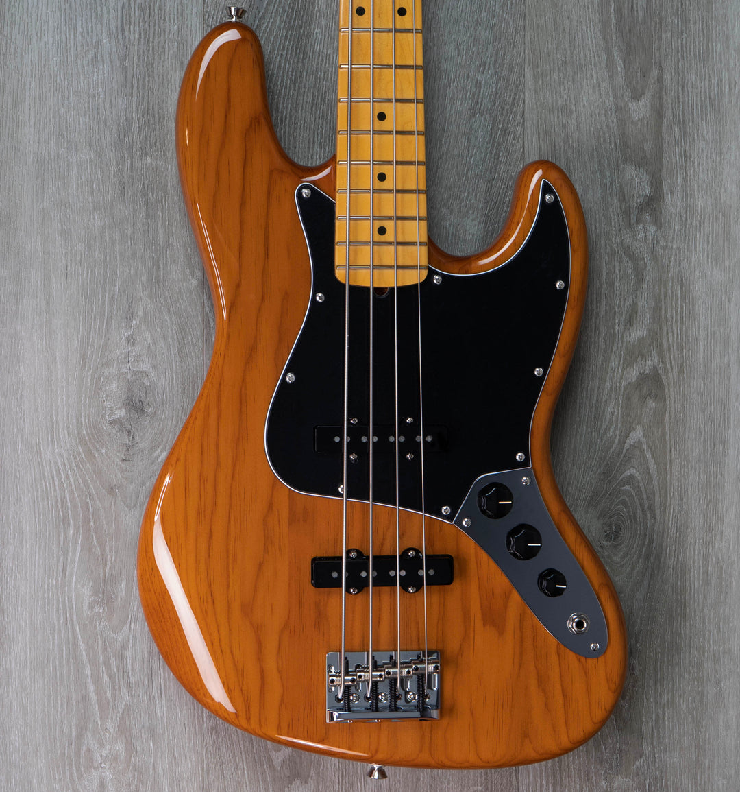 Fender American Professional II Jazz Bass, touche en érable, pin torréfié