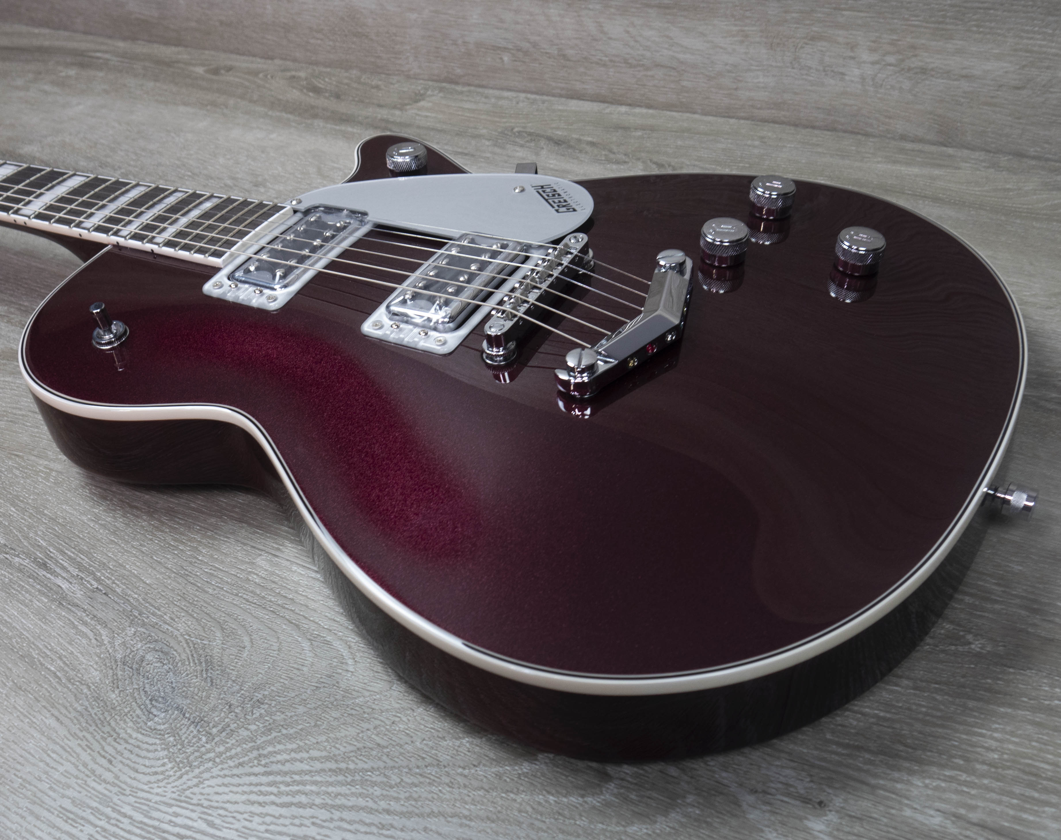 Gretsch G5220 Electromatic Jet BT Single-Cut with V-Stoptail, Black Walnut  Fingerboard, Dark Cherry Metallic