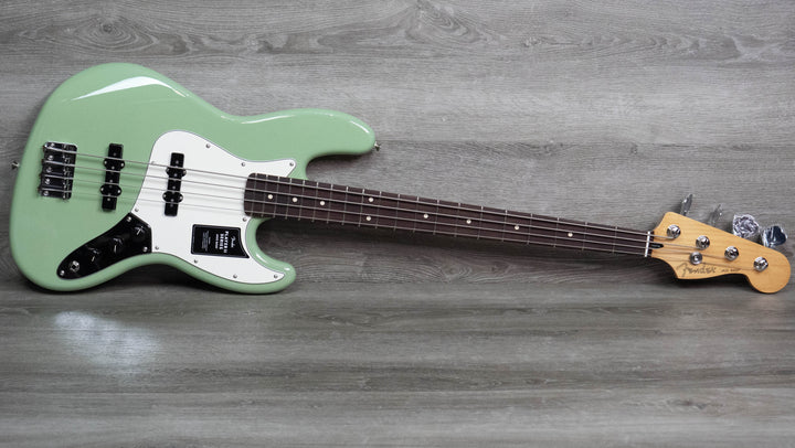 Bajo Jazz Fender Player II, diapasón de palisandro, abedul verde