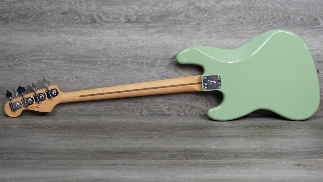 Bajo Jazz Fender Player II, diapasón de palisandro, abedul verde