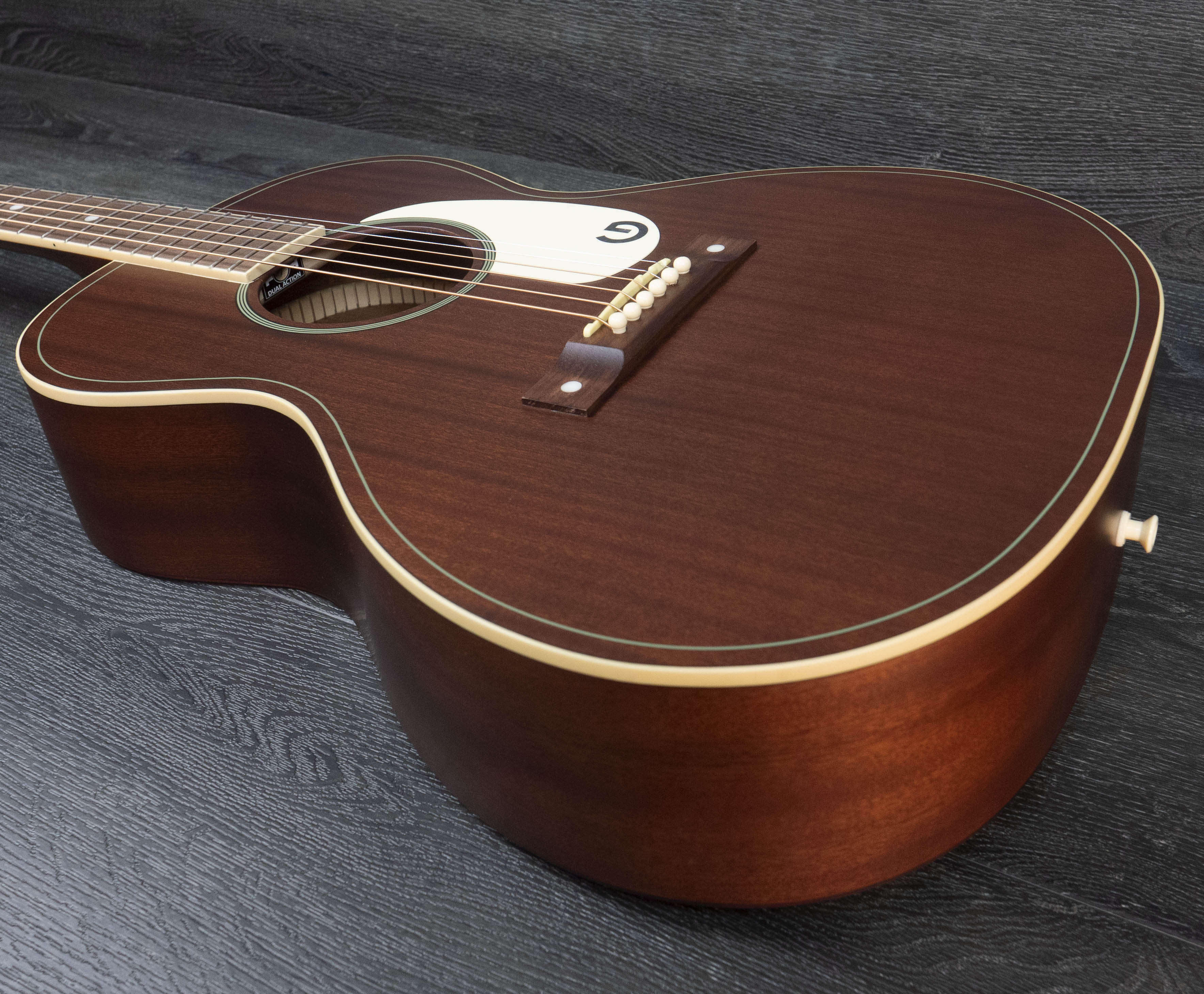 Gretsch Jim Dandy Concert, Walnut Fingerboard, Aged White