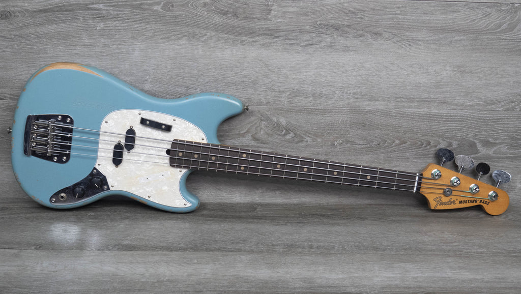 Fender JMJ Road Worn Mustang Bass, Rosewood Fingerboard, Faded
