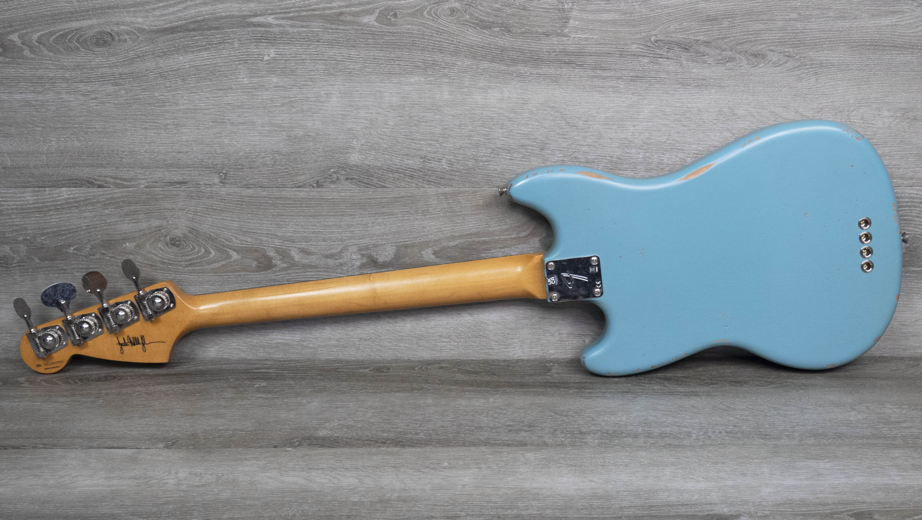 Fender JMJ Road Worn Mustang Bass, Rosewood Fingerboard, Faded