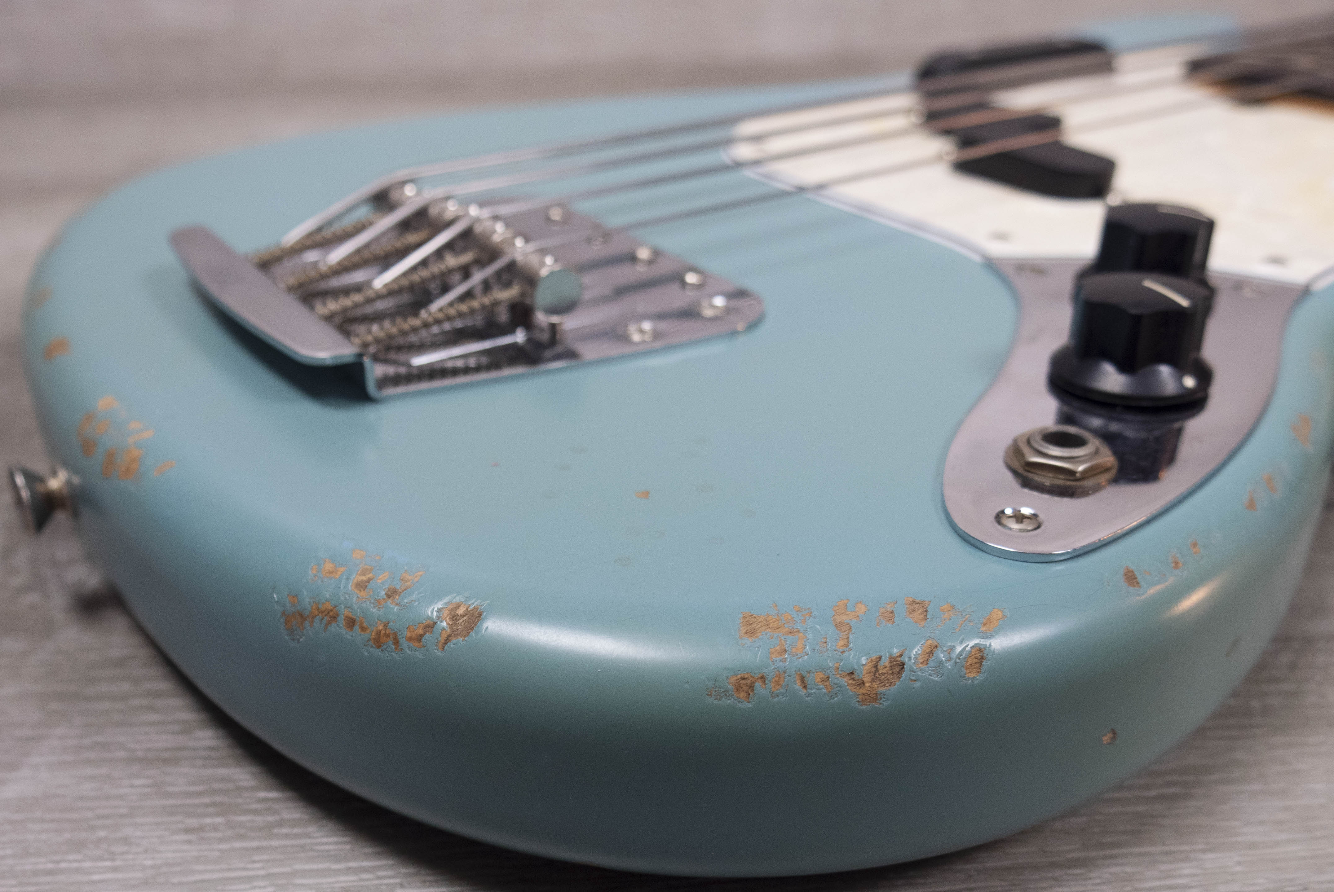Fender JMJ Road Worn Mustang Bass, Rosewood Fingerboard, Faded