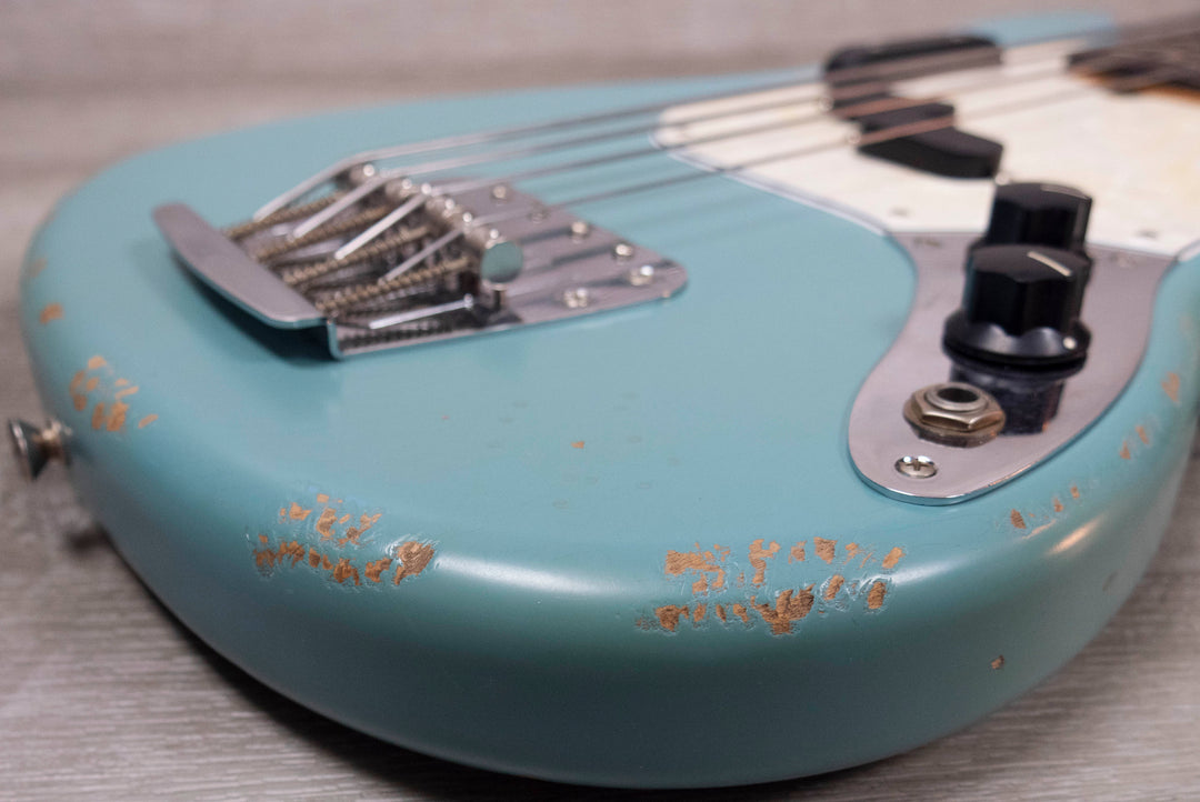 Fender JMJ Road Worn Mustang Bass, Rosewood Fingerboard, Faded Daphne Blue