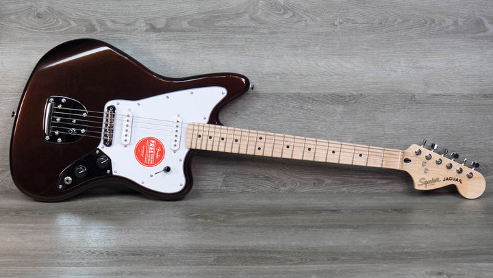 Squier Affinity Series Jaguar, touche en laurier, pickguard blanc, brun métallisé mystique