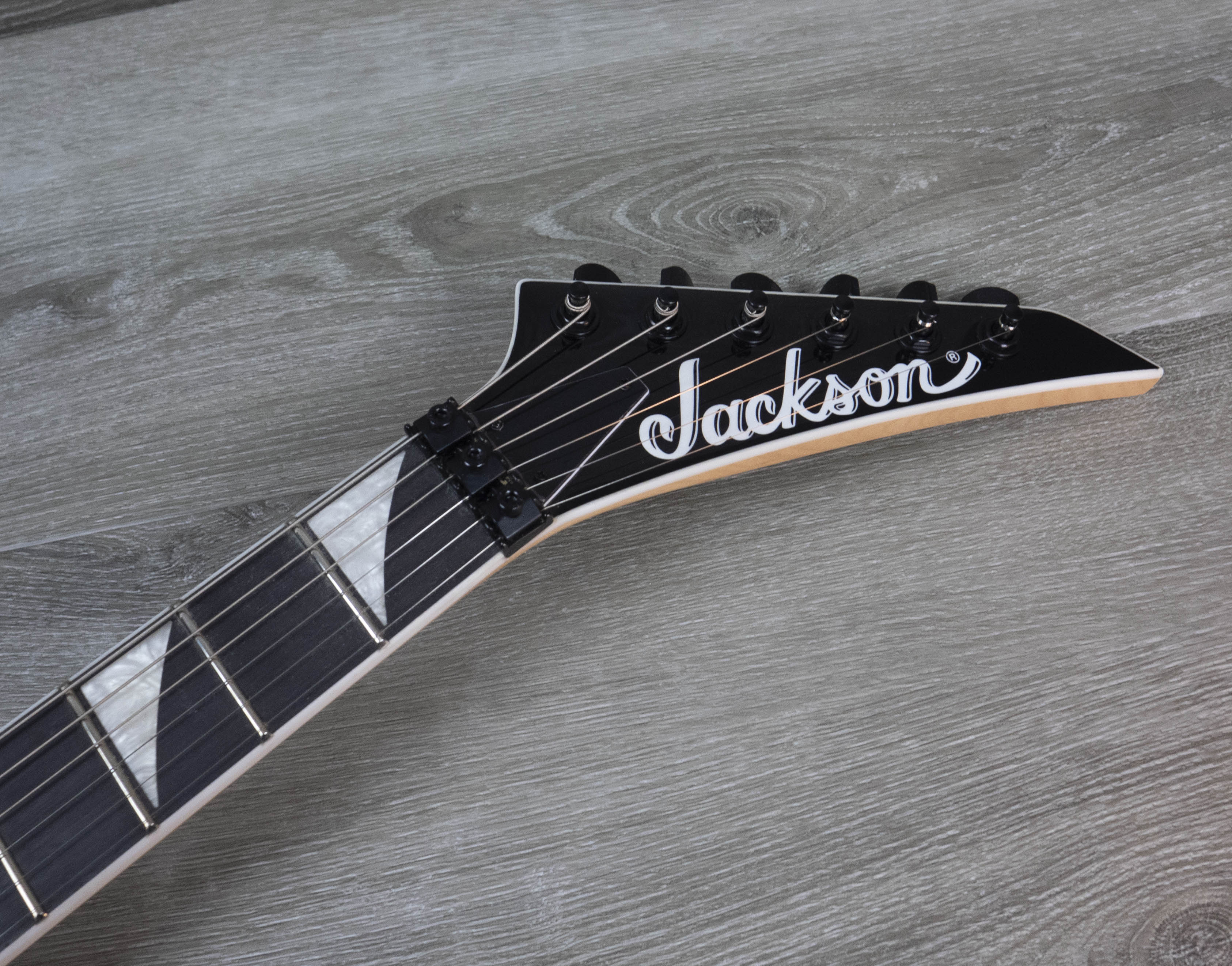 Jackson JS Series King V JS32, Amaranth Fingerboard, Black with