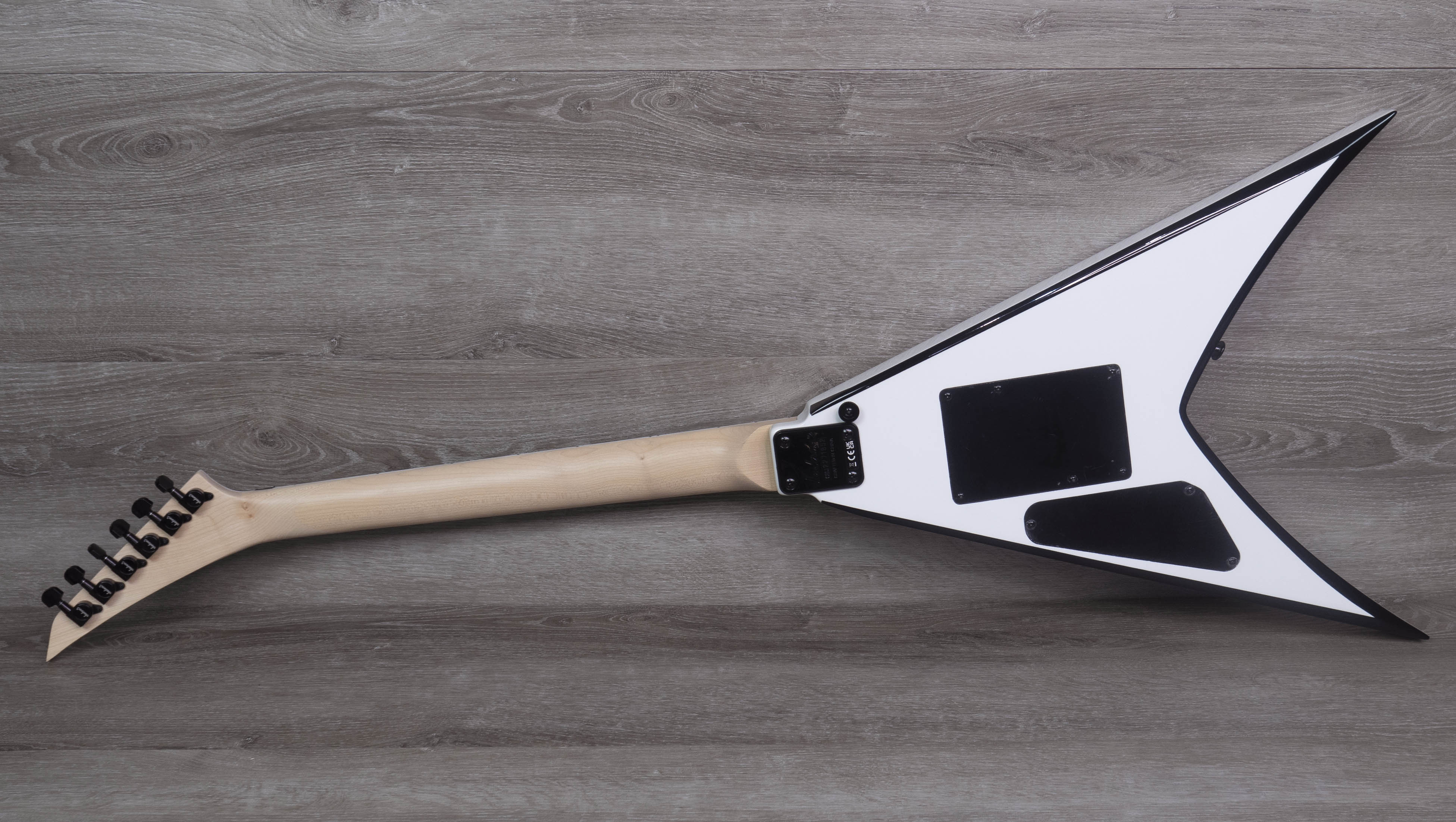 Jackson JS Series King V JS32, Amaranth Fingerboard, White with