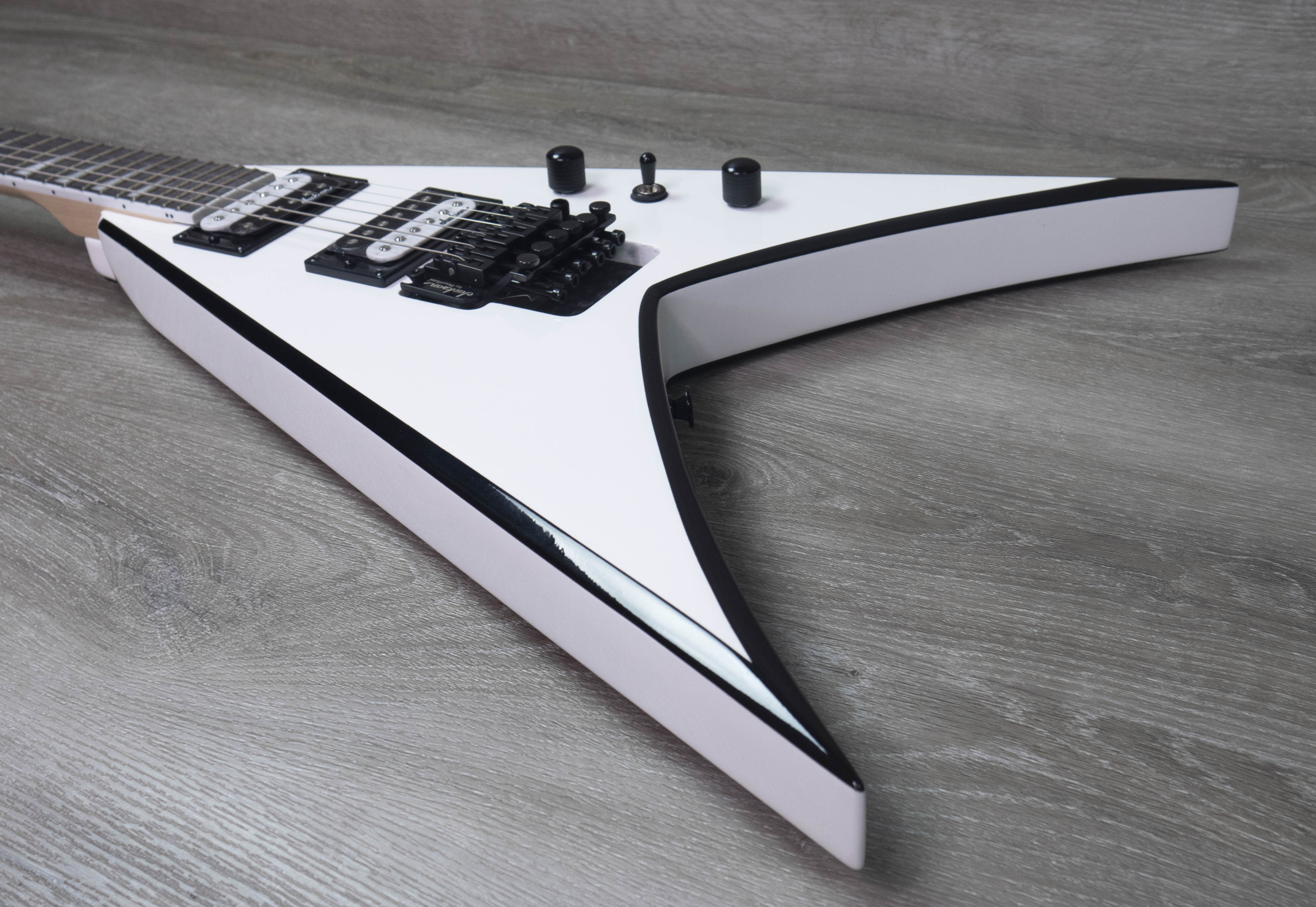 Jackson JS Series King V JS32, Amaranth Fingerboard, White with